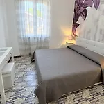 Elena Oasis Apartments *